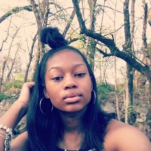 Meet your Posher, Briana